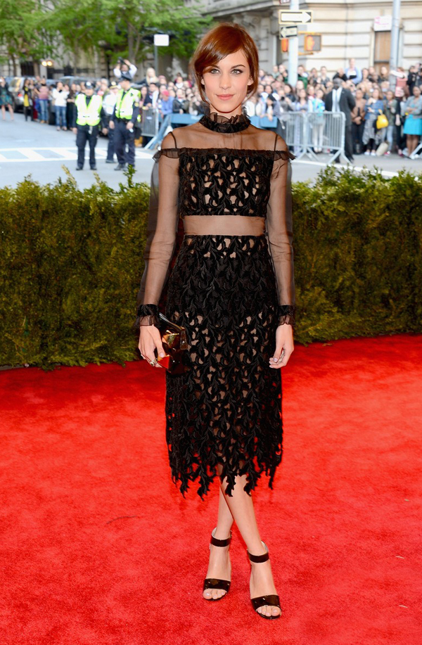 Alexa Chung com vestido Erdem